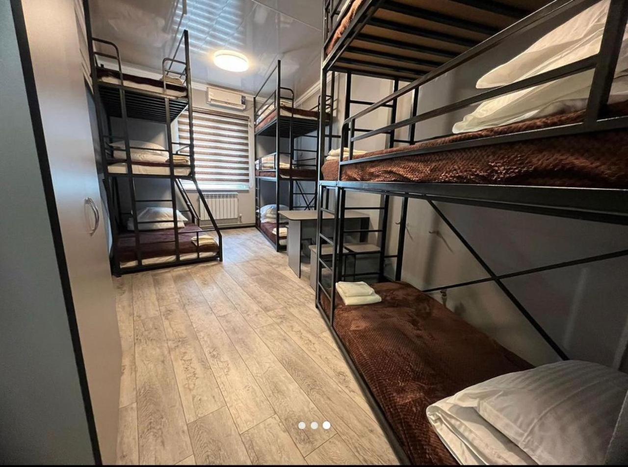 Kuze Hostel Almaty Ngoại thất bức ảnh