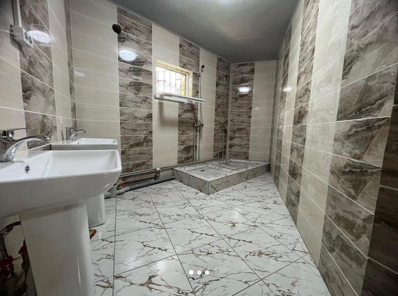 Kuze Hostel Almaty Ngoại thất bức ảnh
