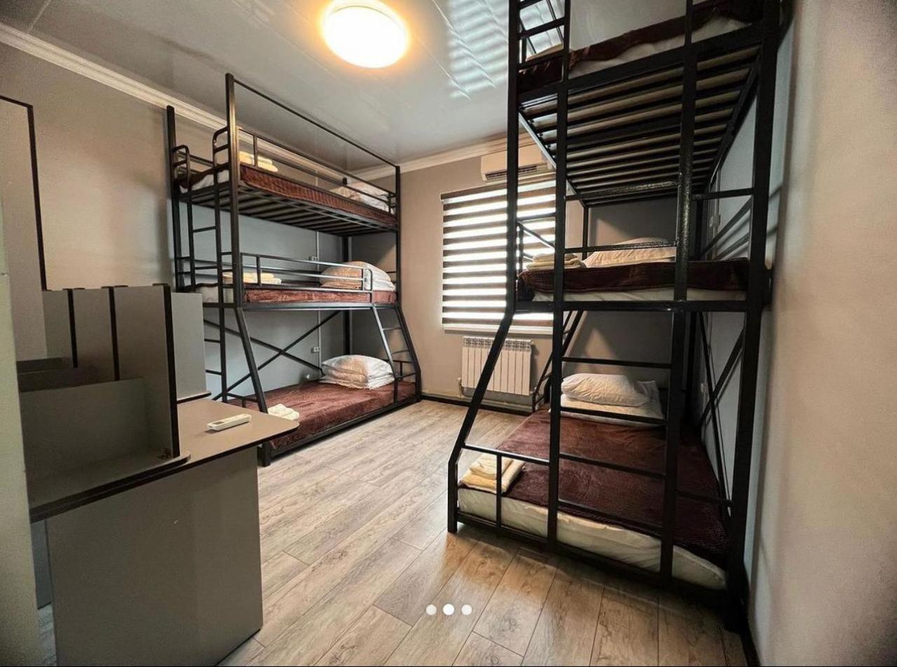 Kuze Hostel Almaty Ngoại thất bức ảnh