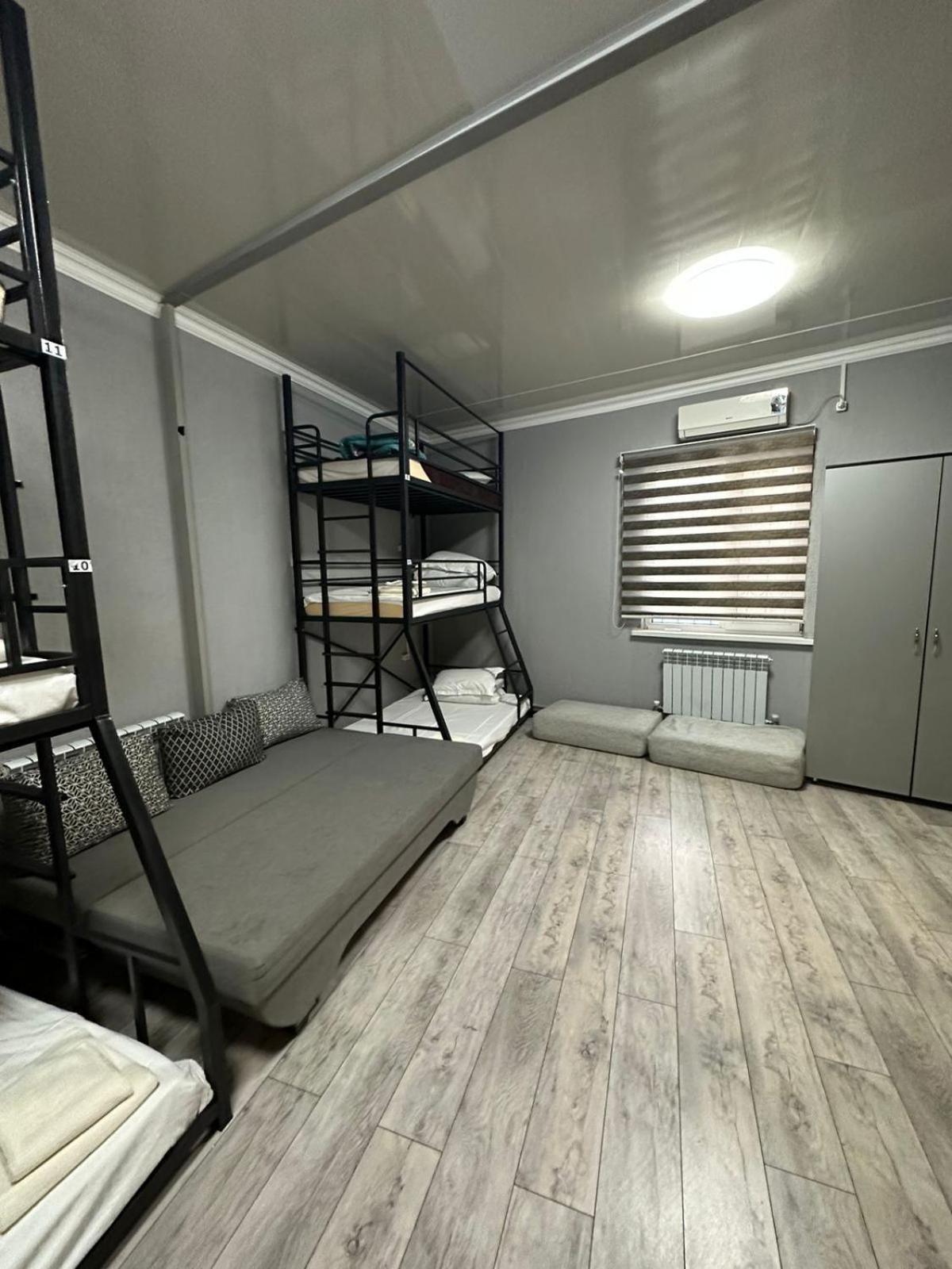 Kuze Hostel Almaty Ngoại thất bức ảnh