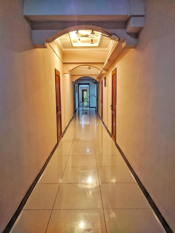 Kuze Hostel Almaty Ngoại thất bức ảnh